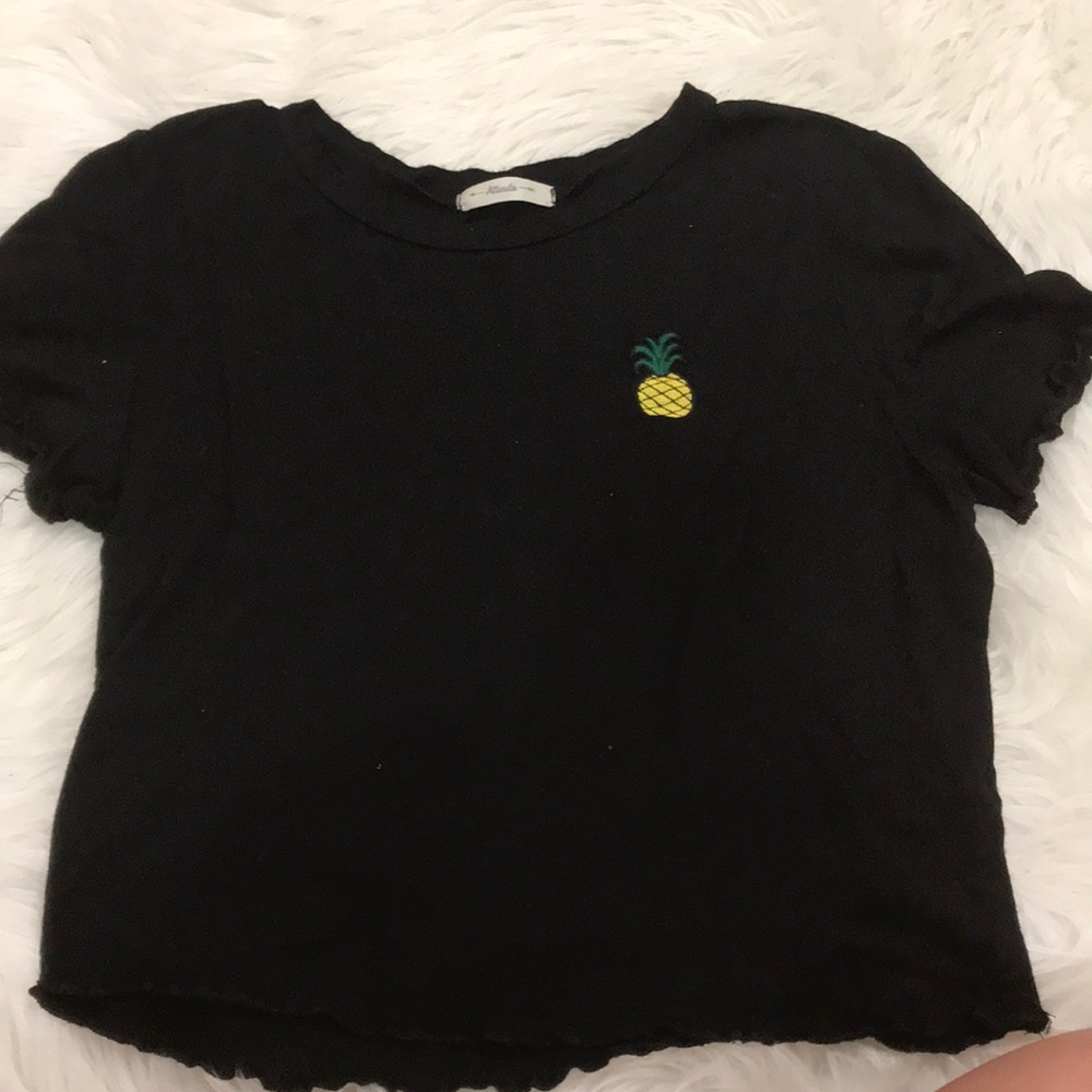 Black ruffled crop tee
